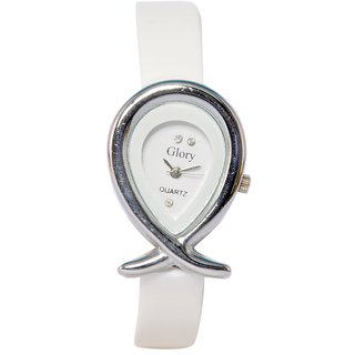 Oval Dial White Leather Strap Women Quartz Watch