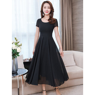 Vivient Women Black Plain Round Neck Georgette Maxi Dress