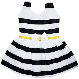 Dakshan Collections Self Design Cotton Frocks Girls