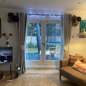 Onlinecraft Macrame Curtain Tieback Minimalist Leaf Feather, Curtain Holder, Holdback, Wraparound Modern Window Treatmen