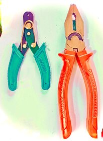 8 Combination Plier with strip cutter