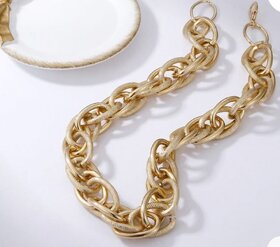 Fashionable Twisted gold plated Neck Chain For women