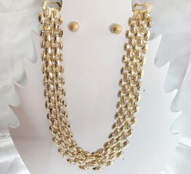 Trendy Twisted gold plated Neck chain with Earring for women
