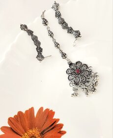 Oxidized silver plated pink stone maangtika  Earcuff Combo (set pack of 1)