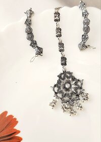 Oxidized silver- plated White stone maangtika  Earcuff Combo (set pack of 1)