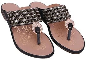 Wellmax Womens Black Traditional Ethnic Design Kohlapuri Flat Sandals