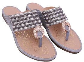 Wellmax Womens Grey Traditional Ethnic Design Kohlapuri Flat Sandals