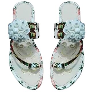 Wellmax Womens White Traditional Ethnic Design Flat Sandal