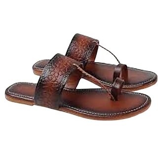 Wellmax Womens Black Traditional Ethnic Design Kohlapuri Flat Sandals