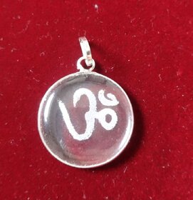 Sphatik Pendant with engraving - Aum  Om  KZMP005