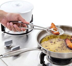 Multi-Functional 2 In 1 Fry Tool Filter Spoon Strainer With Clip,Oil Frying Bbq Filter Stainless Steel Mesh Strainer Kit.